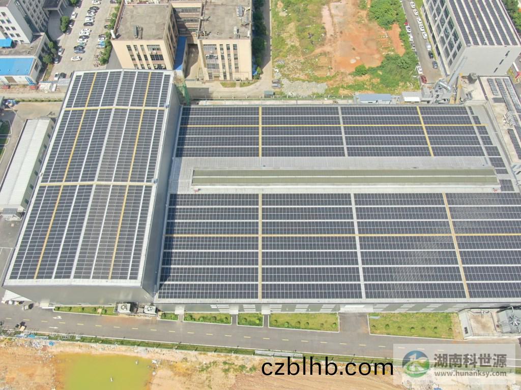 廠(chang)房屋頂光伏髮電4
